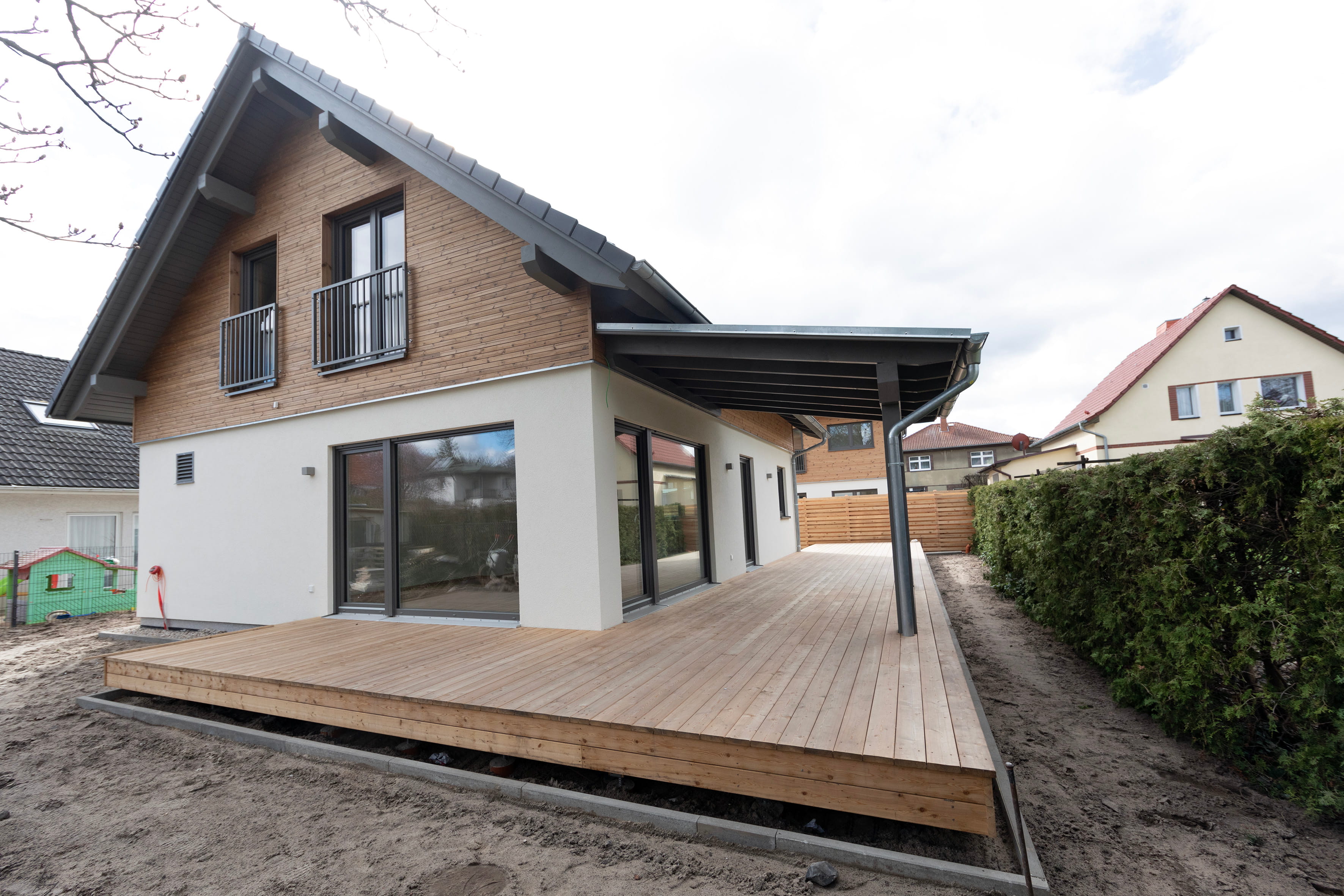 Haus bauen nachhaltig – kompaktes Einfamilienhaus aus Holz Alpenrose 140m², TEWO Brandenburg